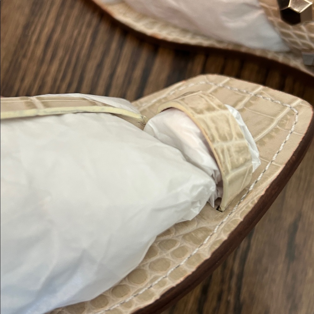 Vince Camuto VC-Dailette Summer Sandal - Picture 8 of 9